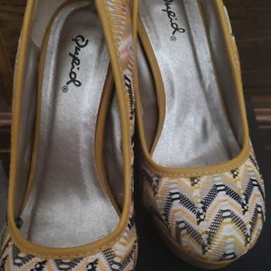 Qupid multi color summer pumps